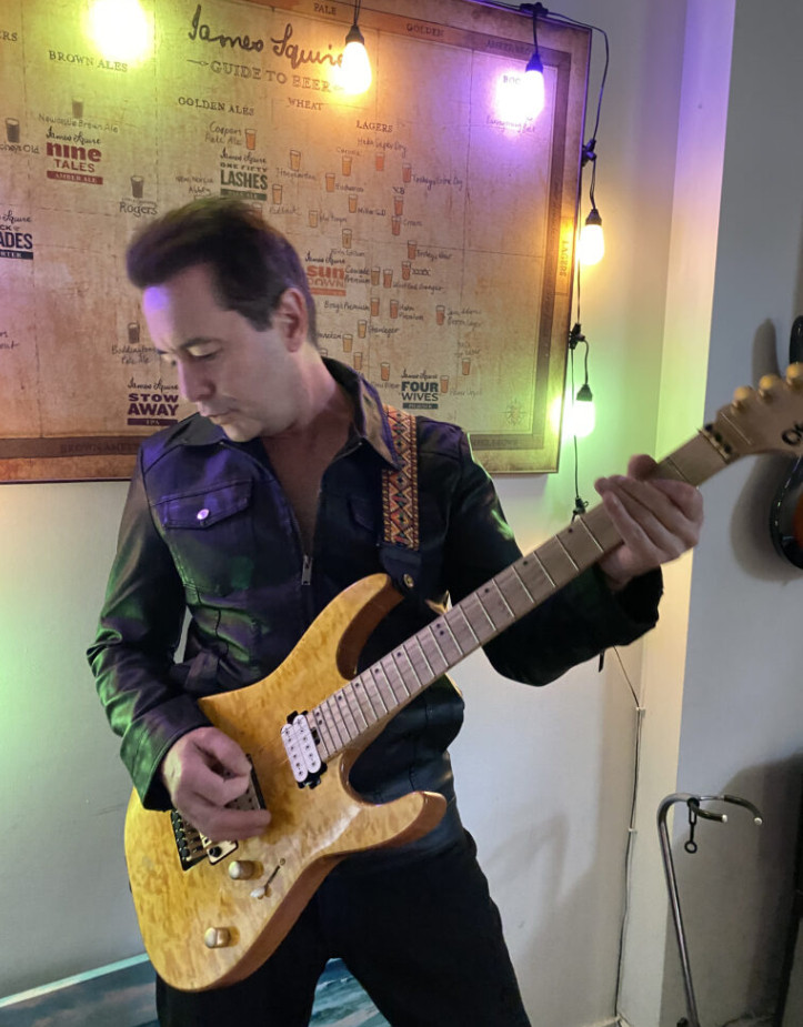 Meet Jules, Guitar Guro Rock Vocalist an experienced, and chilled profesional!
